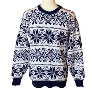 Lands’ End blue and white Nordic style sweater Size Medium